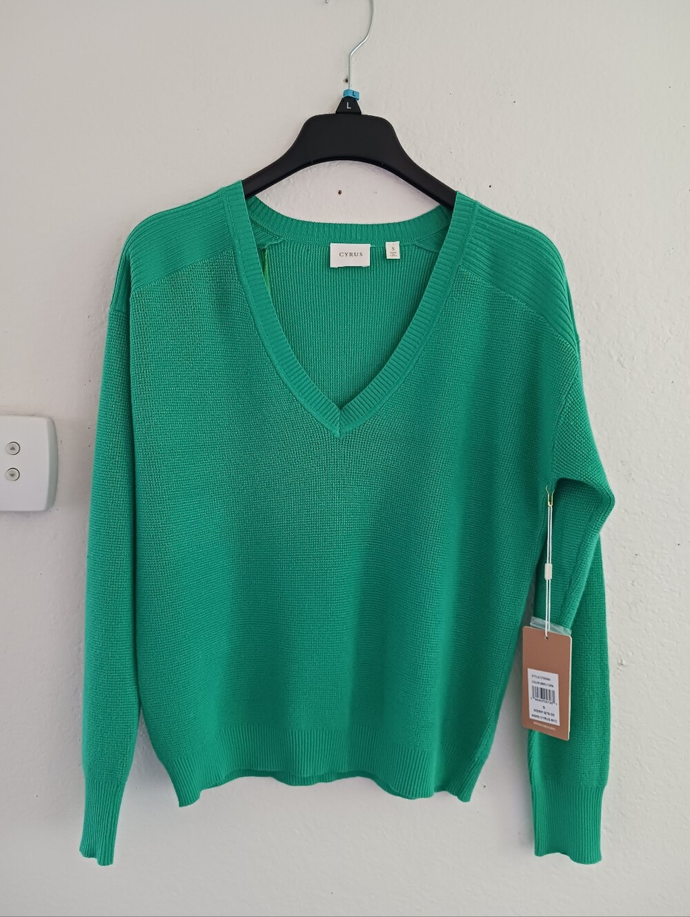 Cyrus The Refined V-neck Knit